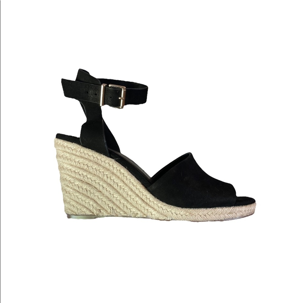 NWOT Vince Camuto Black Wedges